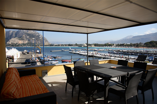 panorama del porticciolo di Mondello dal terrazzo del B&B